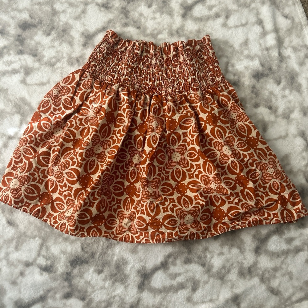 Smocked Waist Floral Mini Skirt in Rust and Cream